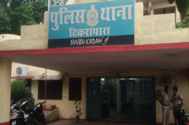 रायपुर में बस डिपो के पास अधेड़ महिला से सामूहिक बलात्कार, टिकरापारा की घटना , एक आरोपी को किया पुलिस ने गिरफ्तार दूसरा फरार रायपुर में बस डिपो के पास अधेड़ महिला से सामूहिक बलात्कार, टिकरापारा की घटना , एक आरोपी को किया पुलिस ने गिरफ्तार दूसरा फरार