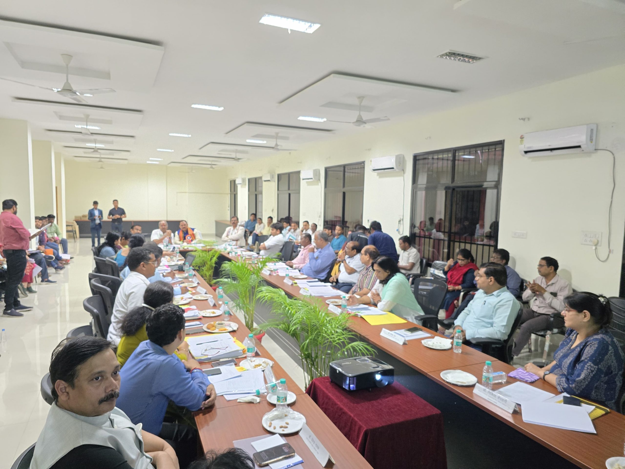 मेकाहारा और संबद्ध अस्पतालों का जल्द होगा कायाकल्प स्वशाशित समिति की बैठक में निर्णय..