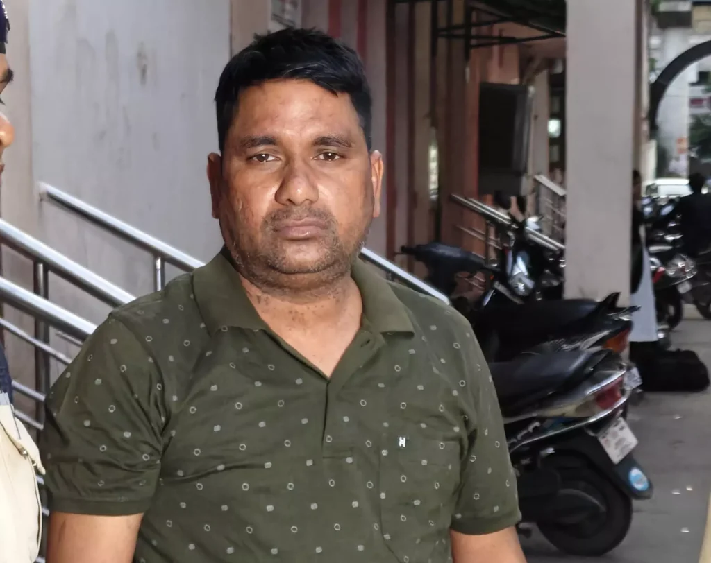 लाखों की धोखाधड़ी करने वाला शिक्षक गिरफ्तार, नौकरी लगाने और स्थानांतरण के नाम पर ठगी