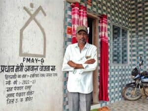 द्वारिका का सपना हुआ साकार, पक्का घर बनने से परिवार में आई खुशियां