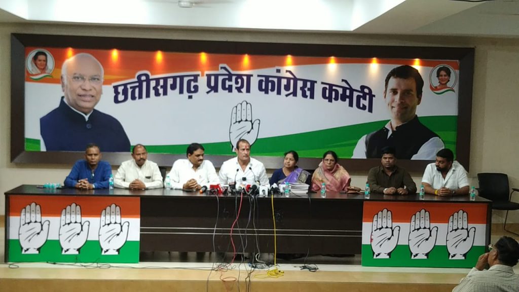 भ्रष्टाचार करने स्कूली किताबों को रद्दी में बेची गयी