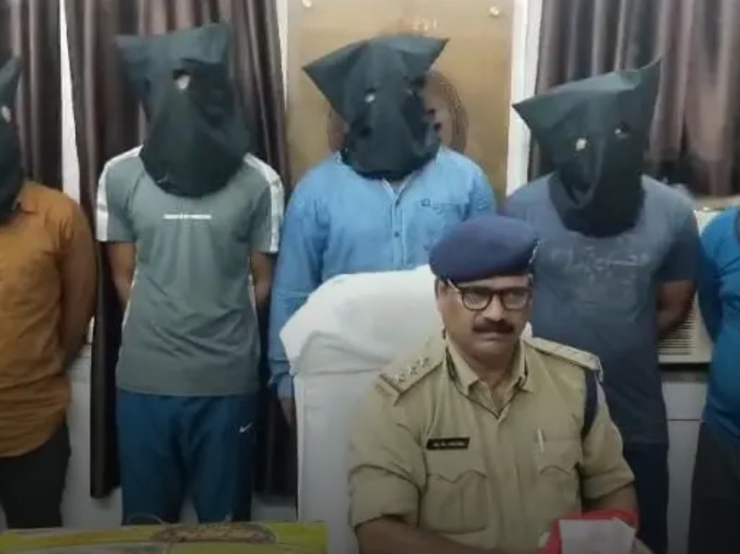 सिटी सेंटर मॉल कोरबा के अफ्लोरा ऑफिस में फर्जी इंनकम टैक्स ऑफिसर, डर दिखाकर लाखों की लूट एवम् अपहरण का मामला, 24 घंटो में पुलिस ने धर दबोचा आरोपियों को 