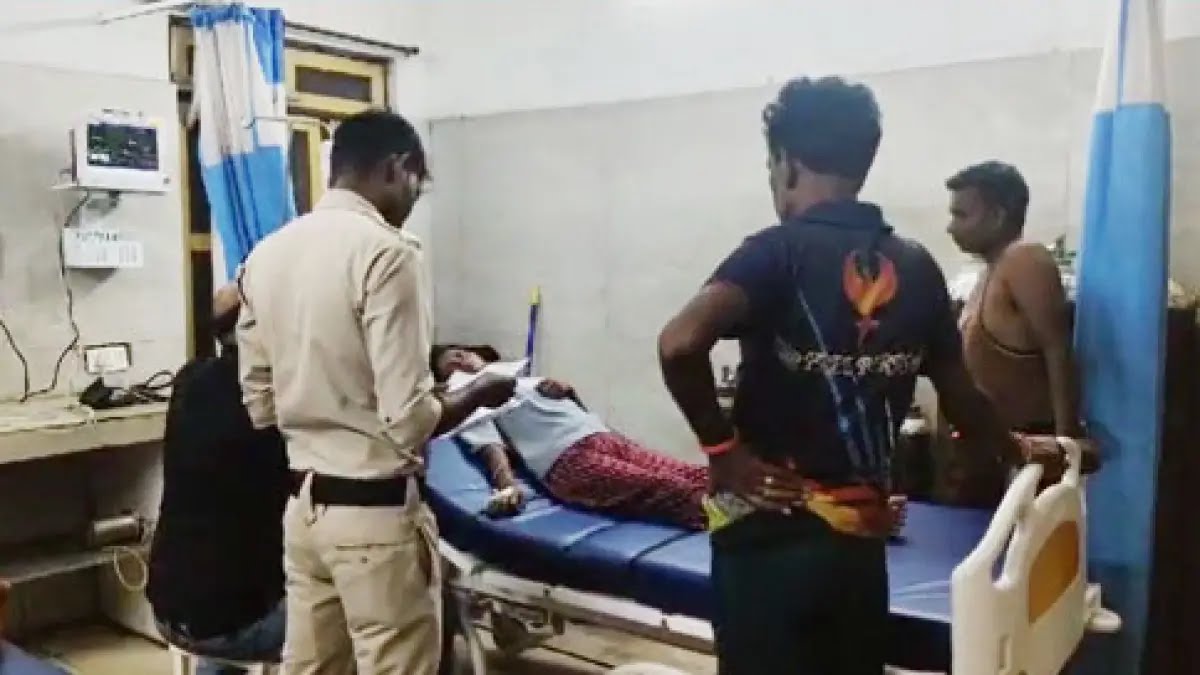 जांजगीर में लड़कों को घर मिलने बुलाना लड़कियों को पड़ा महंगा, पकड़े जाने पर दोनों लड़कियों ने कर लिया जहर का सेवन, एक की मौत दूसरे की हालत गंभीर बिलासपुर रेफर जांजगीर में लड़कों को घर मिलने बुलाना लड़कियों को पड़ा महंगा, पकड़े जाने पर दोनों लड़कियों ने कर लिया जहर का सेवन, एक की मौत दूसरे की हालत गंभीर बिलासपुर रेफर